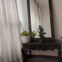 آیینه و کنسول