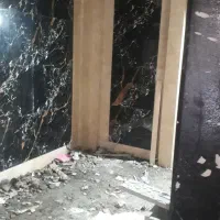 کاشی و سرامیک کاری و اسلب چسبی و لکه گیری