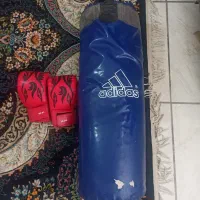 کیسه بوکس و دستکش