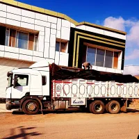 کارگر در شرکت منجیل