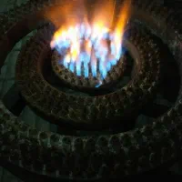 پلو پز ۳ شعله مخزن دار