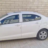 شاهین j