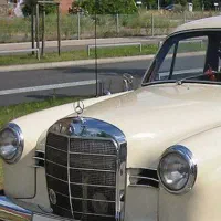 مثلثی احتیاط شبرنگ خطر مال بنز کلاستیک