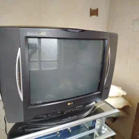 تلوزیون ال جی کاملا سالم و میز آلومینیوم سالم|تلویزیون و پروژکتور|کشکسرای, |دیوار