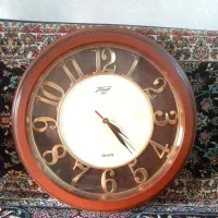 ساعت دیواری