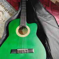 فروش گیتار همراه با کاور تمیز و نو|گیتار، بیس، امپلیفایر|رامشیر, |دیوار