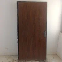 درب ورودی آپارتمان