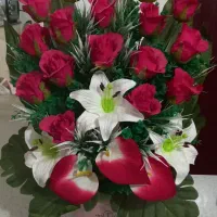 تعدادی گل نو  وخشگل مصنوعی به فروش میرسد