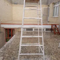 چهارپایه آهنی کبودراهنگ|ابزارآلات|کبودرآهنگ, |دیوار