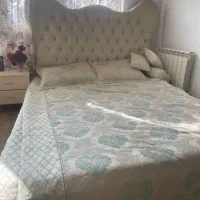 تخت و میز اینه