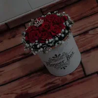 دست گل و باکس