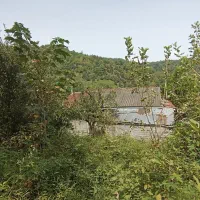 زمین مسکونی با پروانه ساخت و سند تک برگ