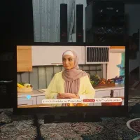 تلوزیون ومیز وگیرنده دیجیتال باهم ۱۰ میلیون|تلویزیون و پروژکتور|نهاوند, |دیوار