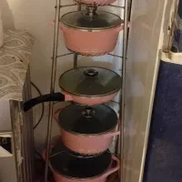 یک سرویس قابلمه نو