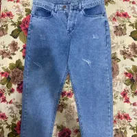 شلوار لی و شال و کیف