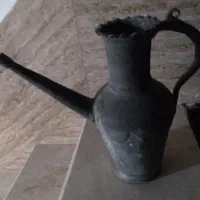 آفتابه مسی قدیمی|کلکسیون اشیاء عتیقه|رشت, اسماعیل آباد|دیوار