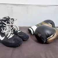 دستگش و کفش مخصوص بوکس