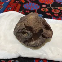 مشکوک به شهاب سنگ|کلکسیون اشیاء عتیقه|مهاجران, |دیوار