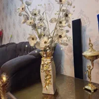 گل و گلدان