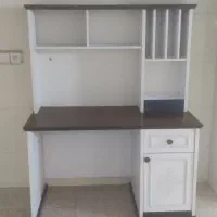 میز تحریر وکتابخانه