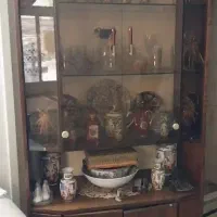 ویترین شیک وبادوام جنس چوب مرغوب