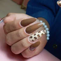 کاشت ناخن 200 تومن