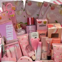 تعدادی باکس هدیه