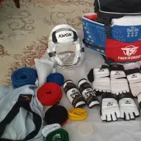 کلاه و وسایل تکواندو درحدنو