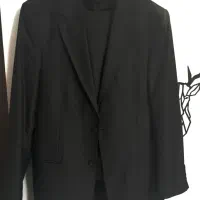 تعدادی کت شلوار ، هودی ،کیت ورزشی، کیف و کلاه