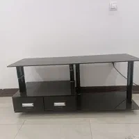میز تلویزیون کاملا سالم بدون هیچ ایرادی