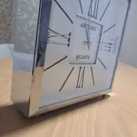 ساعت رومیزی استیل بسیار تمیز بدون خط وخش|ساعت دیواری و تزئینی|کرج, اصفهانیها|دیوار