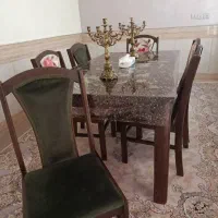 میز نهار خوری خیلی تمیز