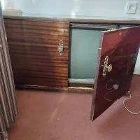 تلویزیون قدیمی نوستالژی. تلفن بی سیم. مایکرویو