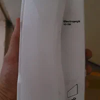 یک گوشی در بازکن