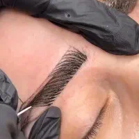 آموزش و انجام اصلاح وابرو و میکروبلیدینگ