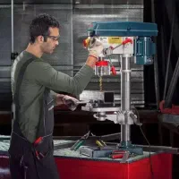 خدمات تراشکاری و سوراخکاری و جوشکاری و قلاویز زنی|خدمات پیشه و مهارت|تبریز, |دیوار