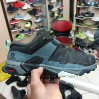 انواع کفشهای کوهنوردی و طبیعت گردی|کیف، کفش، کمربند|مشهد, تلگرد|دیوار