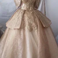 کلیه وسایل مزون لباس عروس به فروش می‌رسد