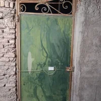 درب حیاط یک لنگه