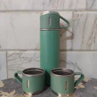 فلاسک و سه تا لیوان ست