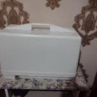 میز ناهارخوری و چرخ خیاطی