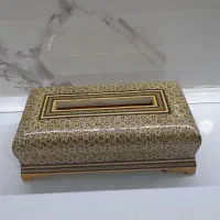 تعدادی ظروف پذیرایی