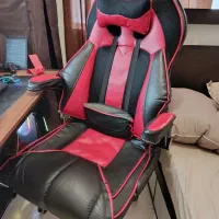 صندلی گیمینگ رنگ قرمز و مشکی