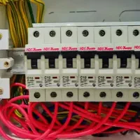 برقکار سیم کشی برق صنعتی و هوشمند اتصال  و سه فاز|خدمات پیشه و مهارت|زابل, |دیوار