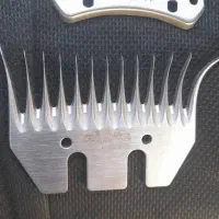 شانه شاخ گوزنی و تیغه پشمچین