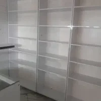 سکو و ویترین و قفسه  تمیز تمیز