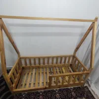 تخت چوبی کودک. مدل کلبه|تخت و صندلی بچه|سبزوار, امیر کبیر|دیوار