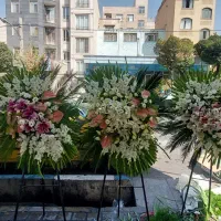 تاج گل درباری تاج گل یک طبقه و دو طبقه ترحیمی|گل و گیاه طبیعی|تهران, پونک|دیوار