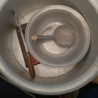 قابلمه و تشت بزرگ ملاقه و کفگیر