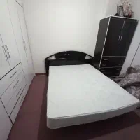 تخت دونفره چوبی .